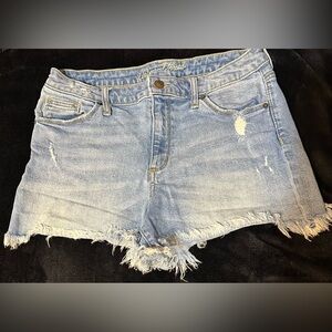 Women's Universal Thread Denim Shorts
Size 8 / 29
Like new